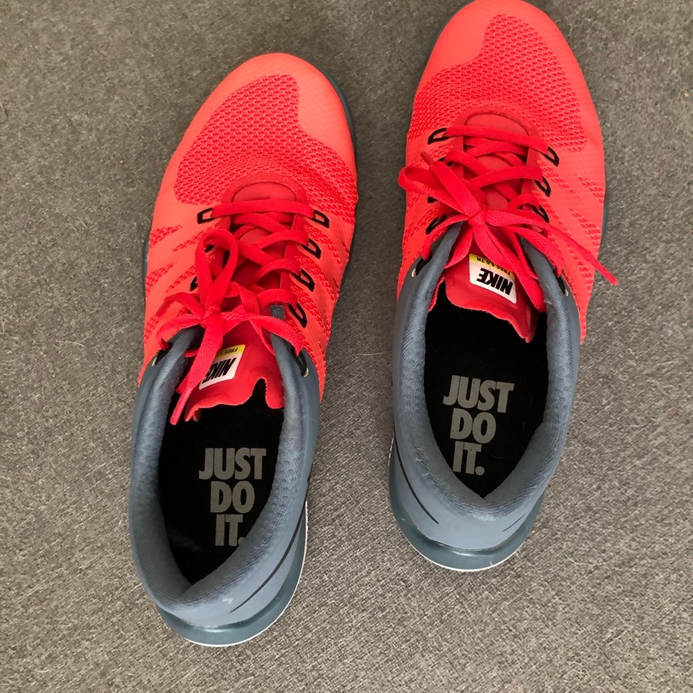 Nikes - Picture 2 of 3